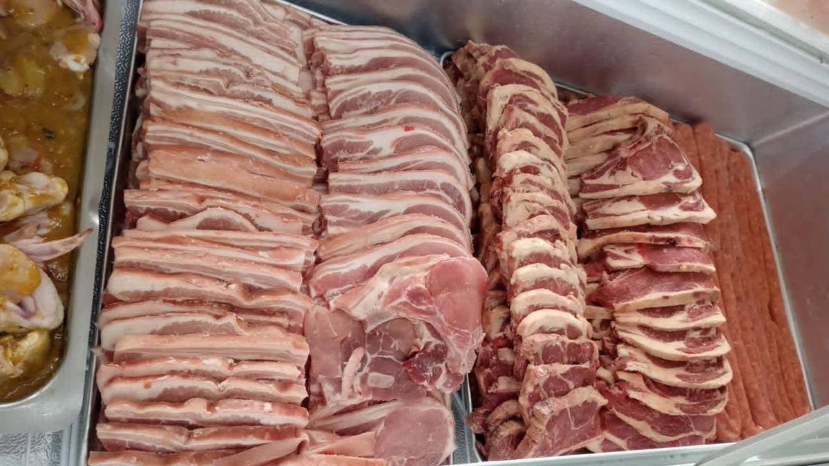Pork belly slices, chops and mince in the butchery chiller